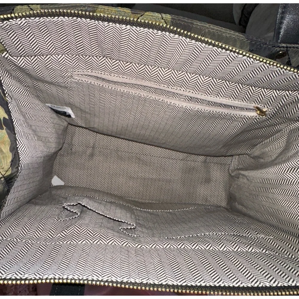 Viva Cerry Dark Green Camouflage Square Tote Bag